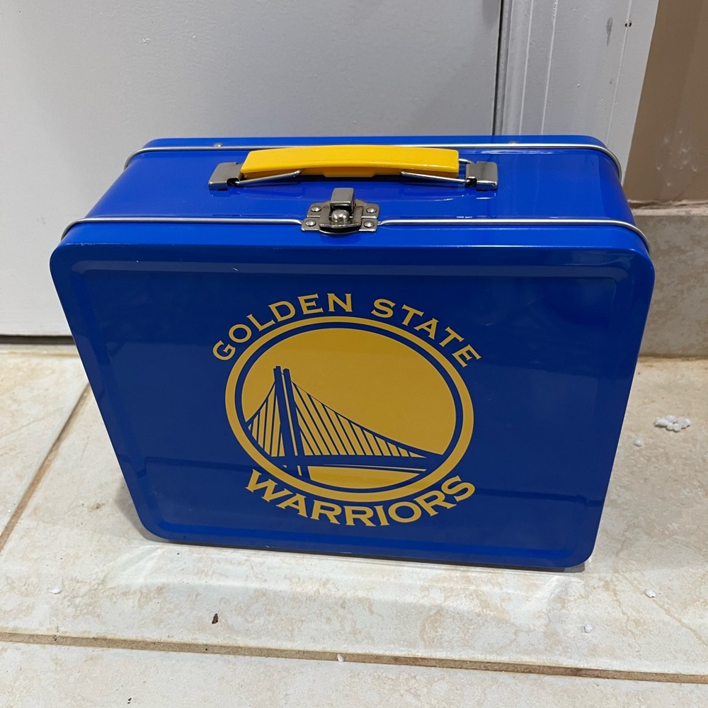 Golden State Warriors metal lunch box